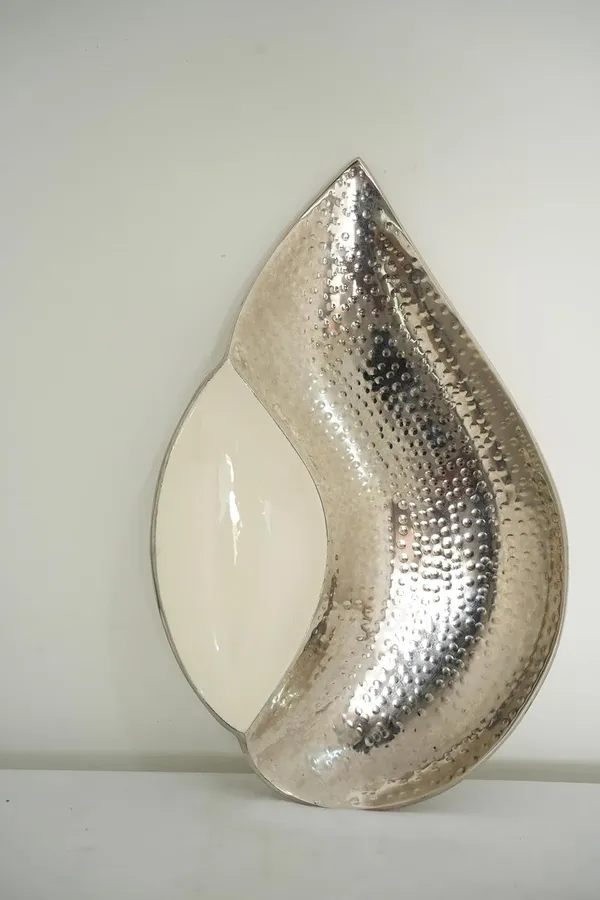Silver_Metal_Serving_Tray,_Decorative,_Premium_Finish,_35_Cm_X_24_Cm,_670G_Serving_Plates_For_Home,_Platters_For_Tea/Coffee/Fruits/Snacks