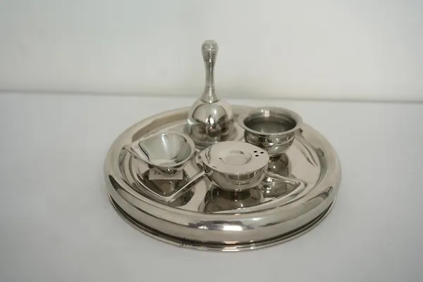 Steel_Premium_Pooja_Thali_Set,_Traditional_Stainless_Puja_Plate_With_4_Bowls_And_Stand,_Religious_Worship_Accessories_For_Hindu_Temple_Rituals