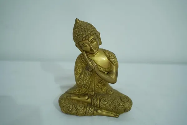 Golden_Brass_Lord_Buddha_Statue_Idol_Figurine_Showpiece_For_Home_Living_Room_Office_Meditation_Decor_16Cm_X_13Cm