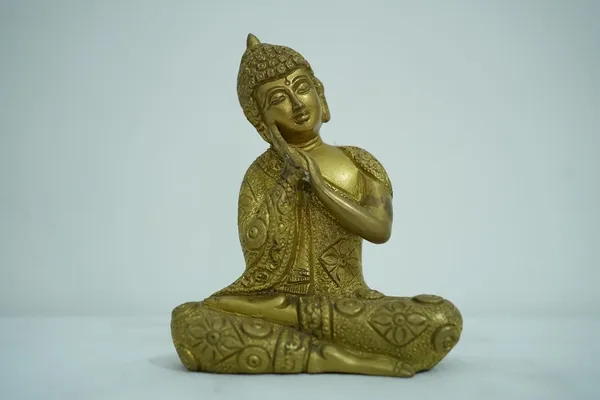 Golden_Brass_Lord_Buddha_Statue_Idol_Figurine_Showpiece_For_Home_Living_Room_Office_Meditation_Decor_16Cm_X_13Cm