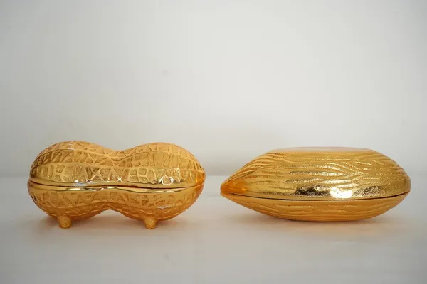 Golden_Small_Peanut_&_Almond_Bowl_For_Serving_Dry_Fruits_Snacks_Multipurpose_Gifting_Centerpiece_(H-6Cm,_L-11Cm,_W-7Cm,_225G)