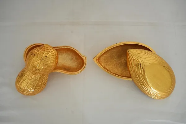 Golden_Small_Peanut_&_Almond_Bowl_For_Serving_Dry_Fruits_Snacks_Multipurpose_Gifting_Centerpiece_(H-6Cm,_L-11Cm,_W-7Cm,_225G)