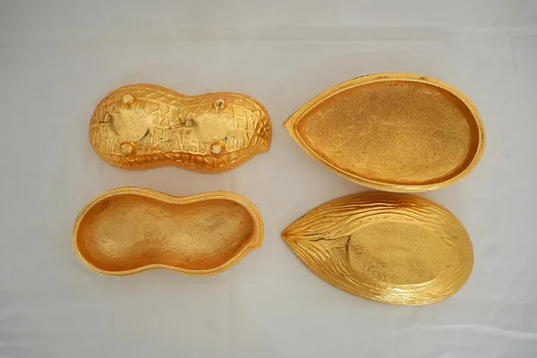 Golden_Small_Peanut_&_Almond_Bowl_For_Serving_Dry_Fruits_Snacks_Multipurpose_Gifting_Centerpiece_(H-6Cm,_L-11Cm,_W-7Cm,_225G)