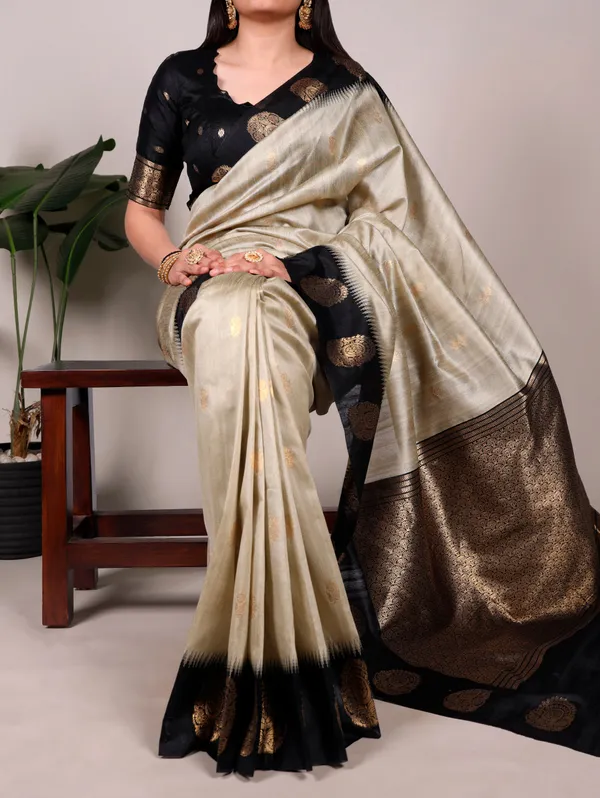 Off-_White_Poly_Cotton_Saree_With_Blouse_For_Women
