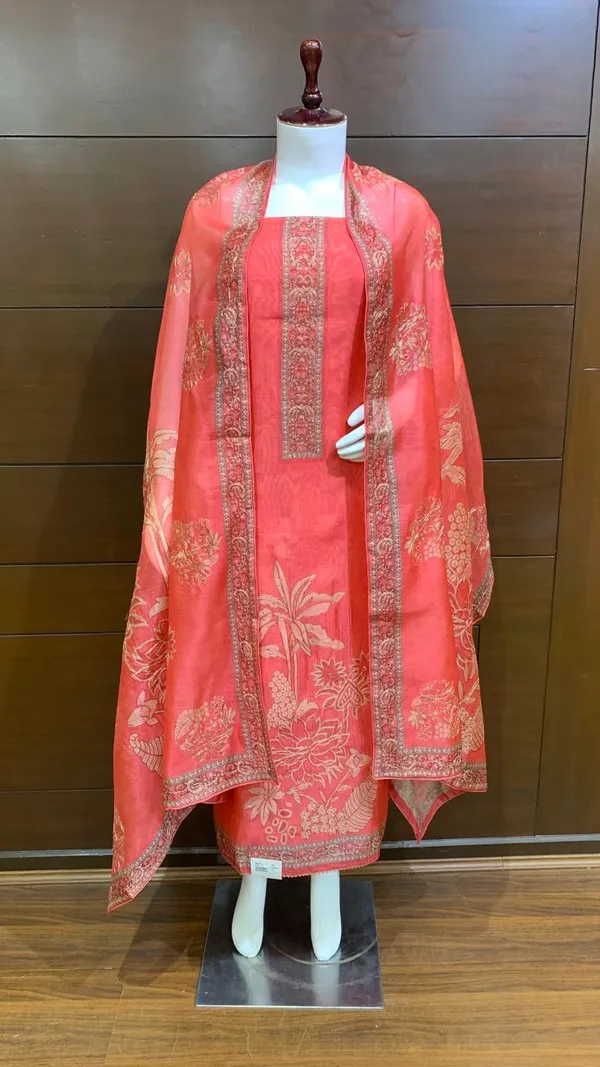 Gajri_Chanderi_Premium_&_Elegant_Traditional_Unstich_Suit_For_Women