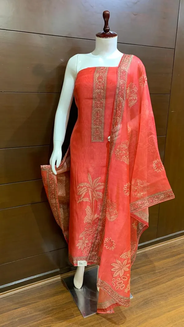 Gajri_Chanderi_Premium_&_Elegant_Traditional_Unstich_Suit_For_Women