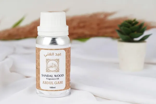 Sy._Sandal_Wood_Oil_Attar_100gms_Concentrated_Alcohol-Free_Perfume_Oil_for_Men,_Long-Lasting_Fragrance.