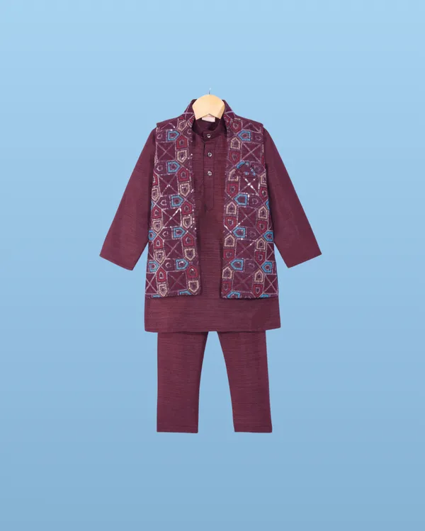 Maroon_Kurta_&_Pyjama_With_Geometric_Pattern_Embroidered_Jacket_Set_For_Kids