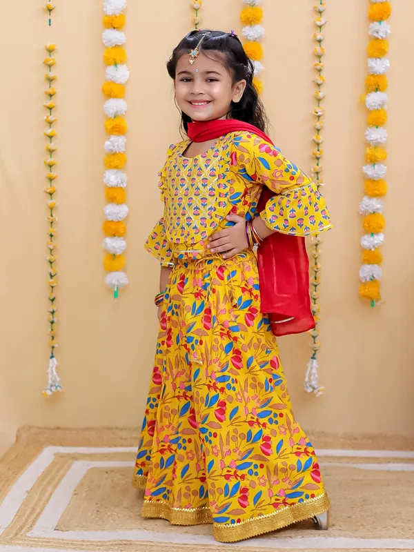 100%_Pure_Cotton_-_Yellow_Tyohar_Twirl_Ethnic_Set