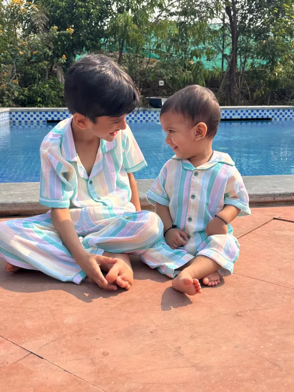 100%_Muslin_Nightsuit_-_7_to_10_Years_Kids_-_Classic_Green_Lining_-_Half_Sleeves