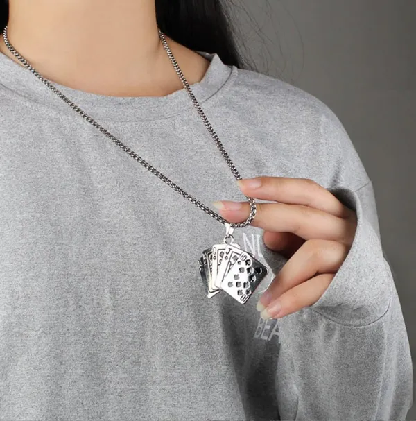 Silver_Alloy_Steel_Funny_Poker_Playing_Card_Pendant_Necklace_Humorous_Game-Inspired_Jewelry_Men