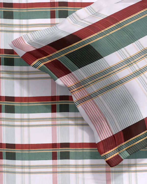 Red_Ceckered_220_TC__Fitted_Elastic_Bedsheet_With_Tow_Pillow_Covers_(72x78xUp_To_10_Inches_)_&_360_Degree_Elasticated