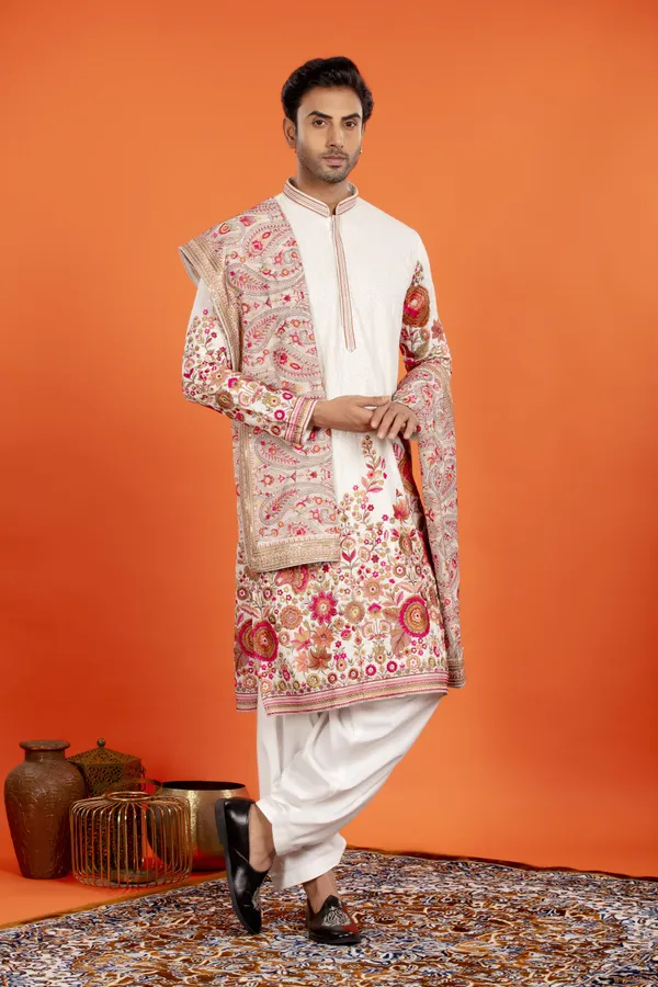 Aarin_Ivory_Bloom_Embroidered_Kurta_Patiala_Set_with_Dupatta_|_Wedding_Ethnic_Wear