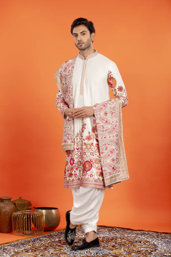 Aarin_Ivory_Bloom_Embroidered_Kurta_Patiala_Set_with_Dupatta_|_Wedding_Ethnic_Wear