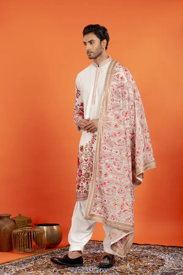 Aarin_Ivory_Bloom_Embroidered_Kurta_Patiala_Set_with_Dupatta_|_Wedding_Ethnic_Wear