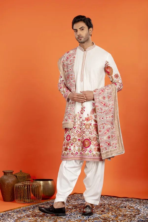 Aarin_Ivory_Bloom_Embroidered_Kurta_Patiala_Set_with_Dupatta_|_Wedding_Ethnic_Wear