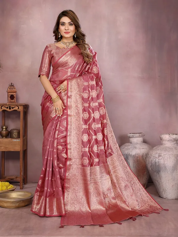 A_Timeless_Banarasi_Organza_Silk_Saree_Elegant_Lightweight_And_Beautifully_Crafted_For_Exclusive_Festive_Elegance.