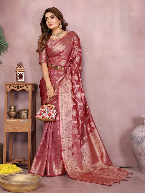 A_Timeless_Banarasi_Organza_Silk_Saree_Elegant_Lightweight_And_Beautifully_Crafted_For_Exclusive_Festive_Elegance.