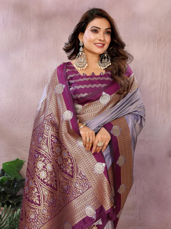 Kalamkari_Silk_With_Contrast_Kalamkari_Blouse_Piece_With_Zari_Border