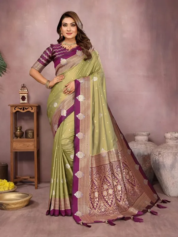 Kalamkari_Silk_With_Contrast_Kalamkari_Blouse_Piece_With_Zari_Border