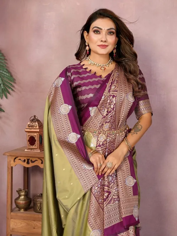 Kalamkari_Silk_With_Contrast_Kalamkari_Blouse_Piece_With_Zari_Border