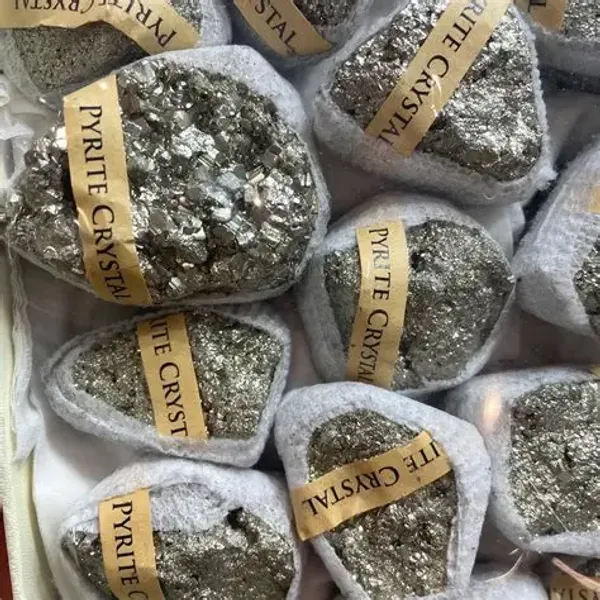 Yellow_Pale_Brass_Raw_Pyrite_Stone_1Kg_For_Men,Women_And_Kids