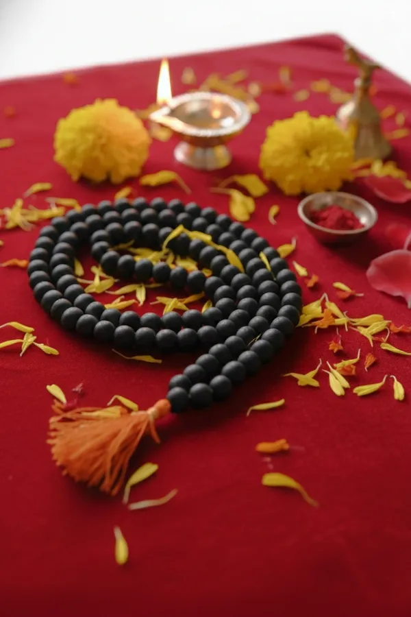 Black_Trendy_Karungali_Mala_8Mm_For_Men,Women_And_Kids