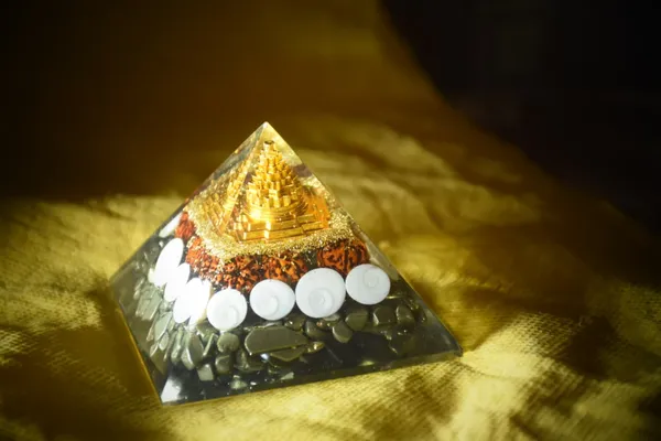 Multicolor_Trendy_Pyrite_Pyramid_For_Men,Women_And_Kids