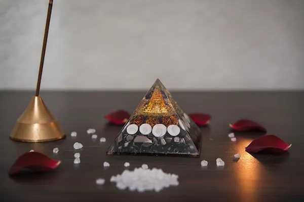 Multicolor_Trendy_Pyrite_Pyramid_For_Men,Women_And_Kids