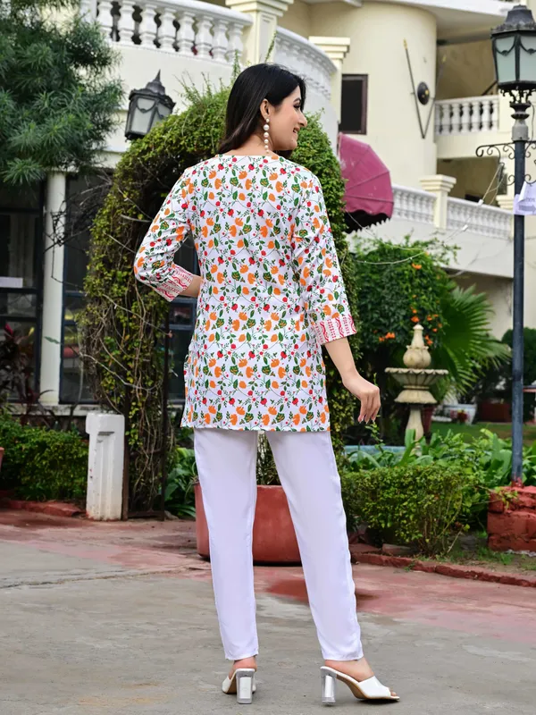 White_Block_Print_Straight_Kurta_For_Women