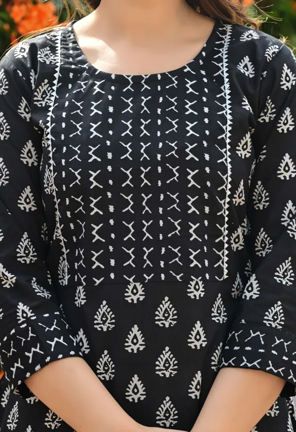 Black_Block_Print_Straight_Kurta_For_Women