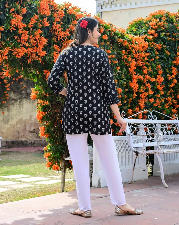 Black_Block_Print_Straight_Kurta_For_Women