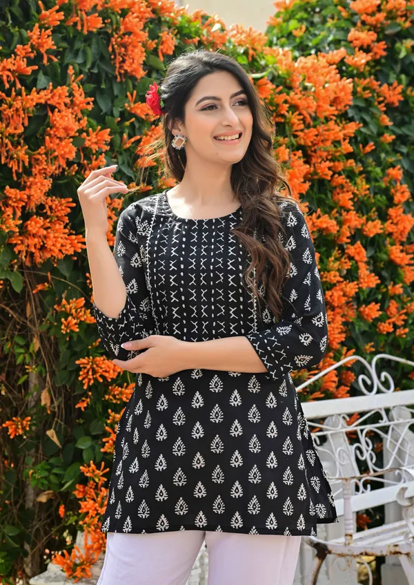 Black_Block_Print_Straight_Kurta_For_Women