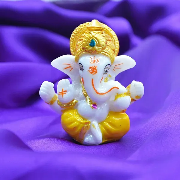 Gifts_Lord_Ganesha_Beautiful_Car_Dashboard_Idol_Figurine_Showpiece_Sculptur