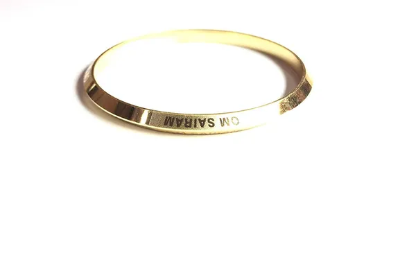 S_A_Gifts_Golden_OM_SAI_RAM_Kada_for_Men's_&_Boys_with_Gold_polish.