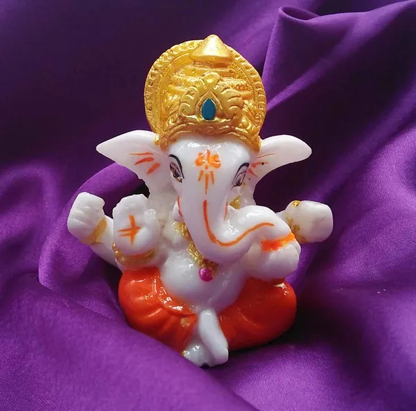 S_A_Gifts_Sai_Amrut_Lord_Ganesha_Statues_Ganesha_Beautiful_Car_Dashboard_Idol_Figurine_Showpiece_Sculpture_(Red)