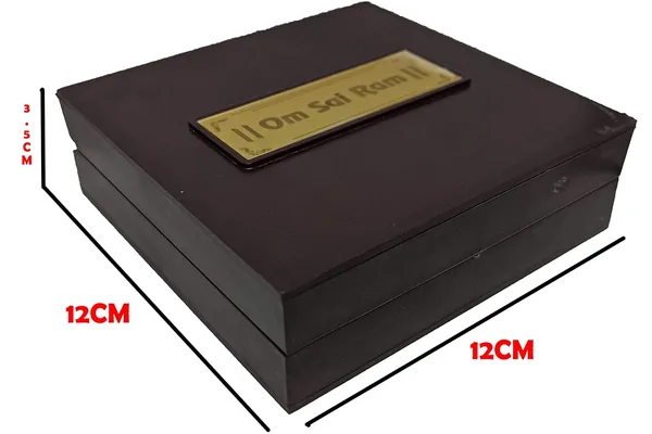 Decorative_Sai_Baba_Photo_Frame_With_Charan_Paduka,_Sadguru_Sai_Wooden_Momento_(24_Carat_Gold_Plated,_Standard),_Tabletop_Rectangular