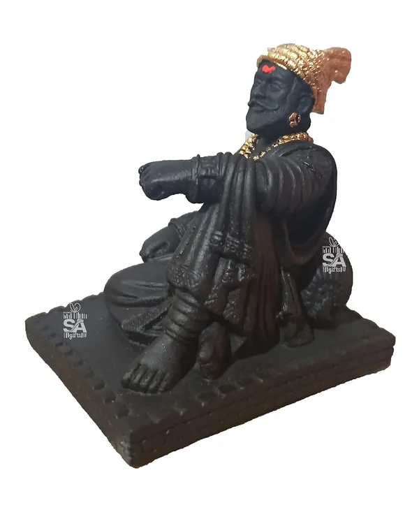 Stone_Chhatrapati_Shivaji_Maharaj_Statue,_Standard,_Brown