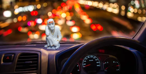 Sai_Amrut_Sai_Baba_Dhoni_Sai_Italians_Marble_Car_Dashboard_Product_Gift_Product_Quality_Assurance_-_Home_Decor_(White)