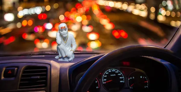 Sai_Amrut_Sai_Baba_Dhoni_Sai_Italians_Marble_Car_Dashboard_Product_Gift_Pro_More