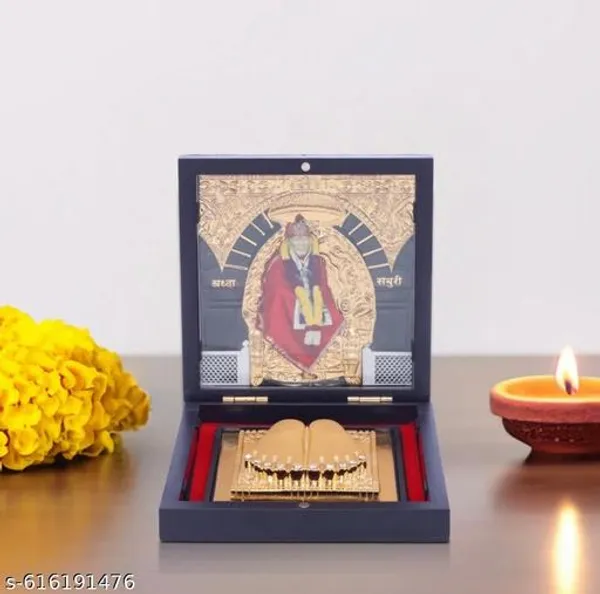 Shirdi_Sai_Baba_Charan_Paduka_Holy_Feet_In_Velvet_Box_With_Picture_Ideal_For_Pooja_Car_Dashboard_Spiritual_Gift