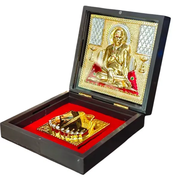 Sai_Amrut_Gifts_Golden_Shri_Swami_Samarth_Frame_With_Holy_Paduka_4x4_Inch