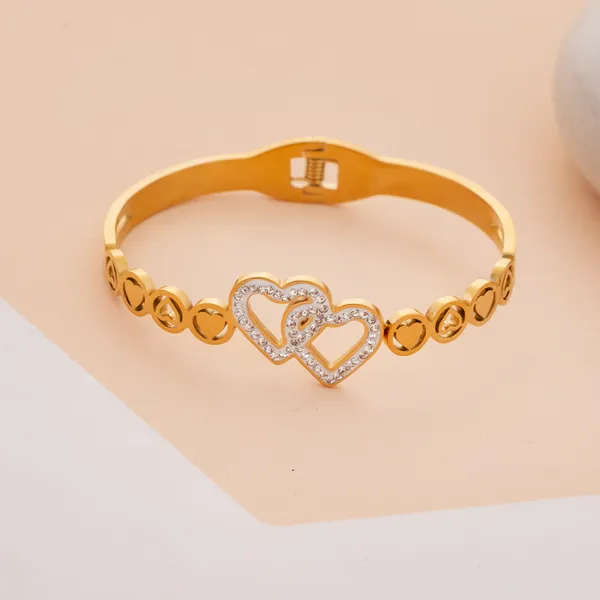 Golden_Stainless_Steel_Shimmering_Heart_Statement_Bracelet_For_Women