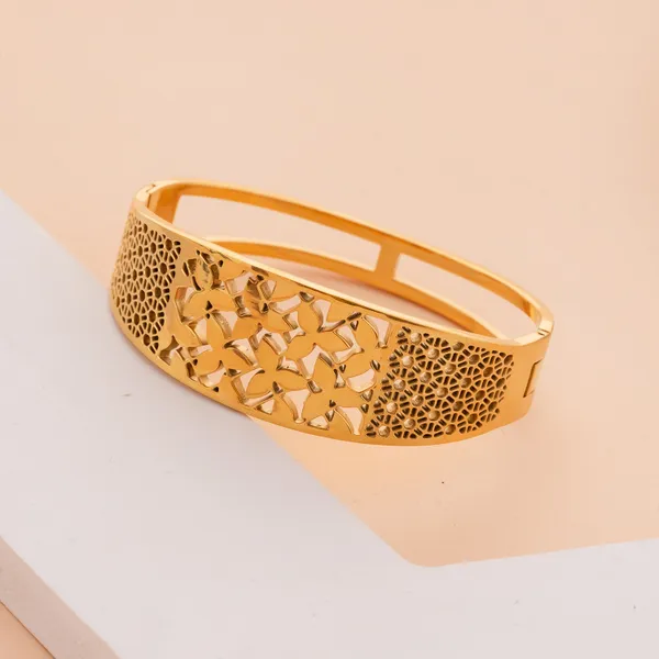 Golden_Stainless_Steel_Adjustable_Wide_Metal_Cuff_Bracelet_For_Women