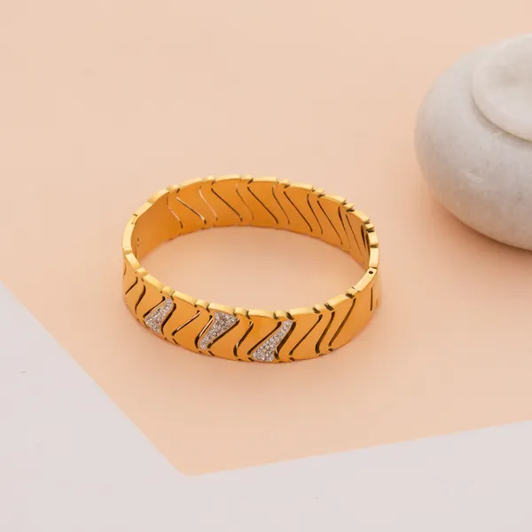 Golden_Stainless_Steel_Chunky_Wave_Crystal_Accent_Bracelet_For_Women
