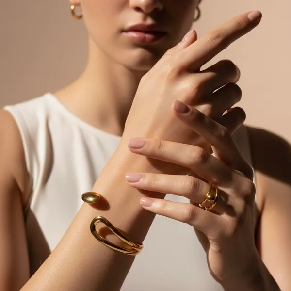 Golden_Stainless_Steel_Minimalist_Curved_Bracelet_Matching_Ring_Set_For_Women