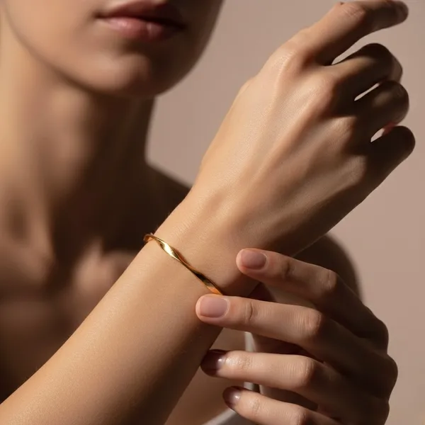 Golden_Stainless_Steel_Elegant_Twisted_Texture_Bracelet_For_Women