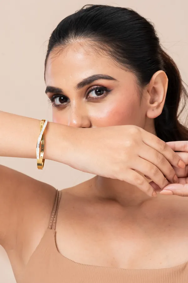 Golden_Stainless_Steel_Dazzling_Crystal_Crossover_Bracelet_For_Women