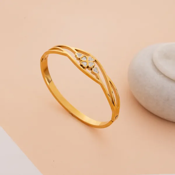 Golden_Stainless_Steel_Mini_Hearts_Crystal_Studded_Bracelet_For_Women