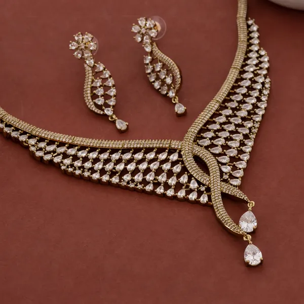 Golden_Stainless_Steel_Tone_V-Shape_Statement_Necklace_Set_For_Women